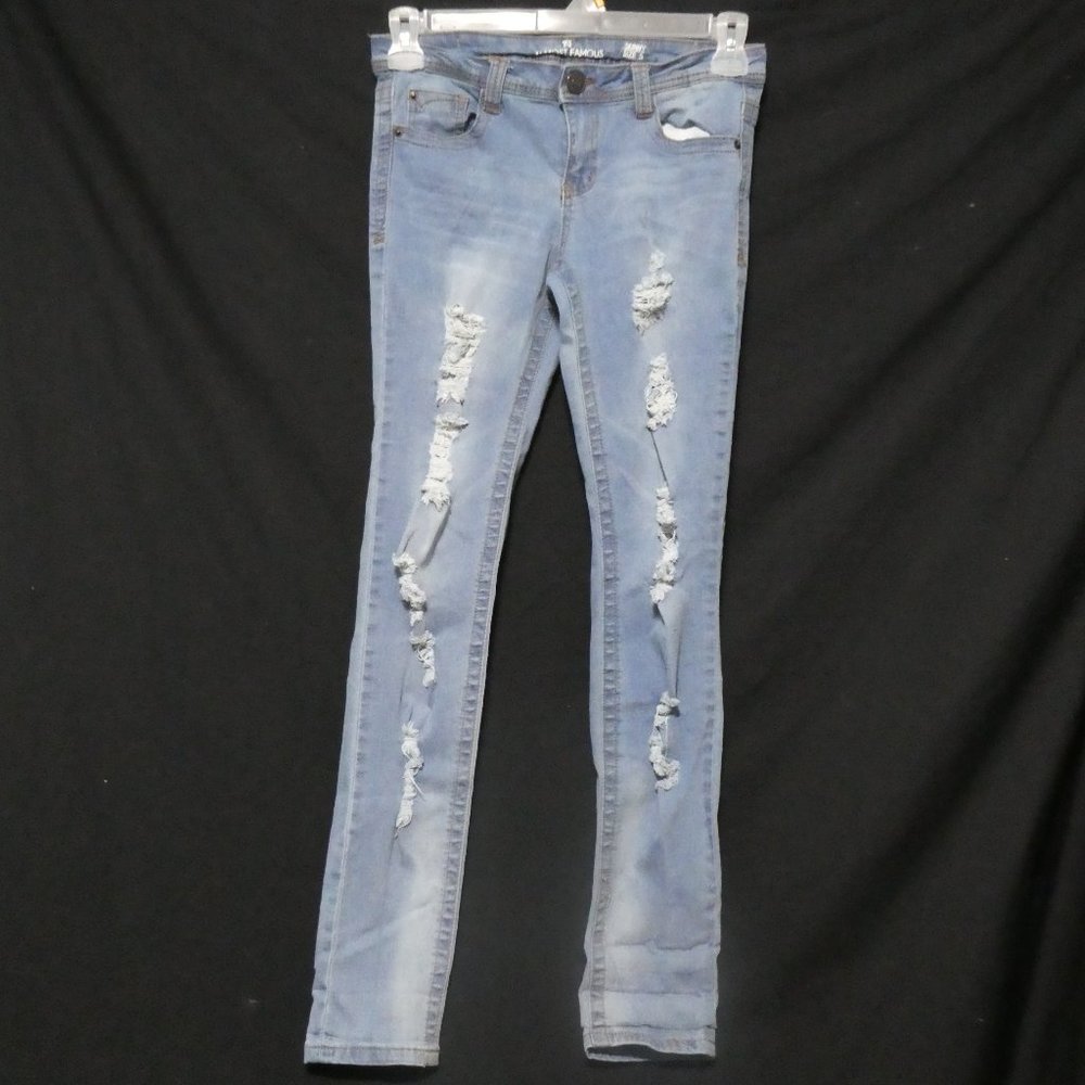 ALMOST FAMOUS Skinny size 5 destroyed / distressed / damaged denim